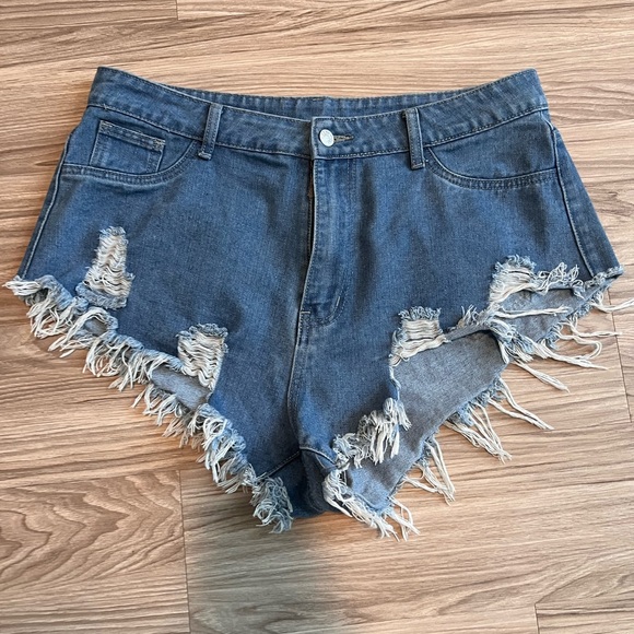 NWOT SHEIN High Waist Ripped Raw Hem Denim Shorts - Picture 2 of 8